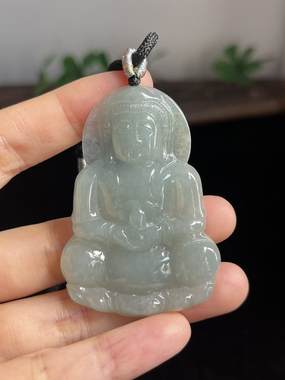 翡翠糯化种绿色吊坠