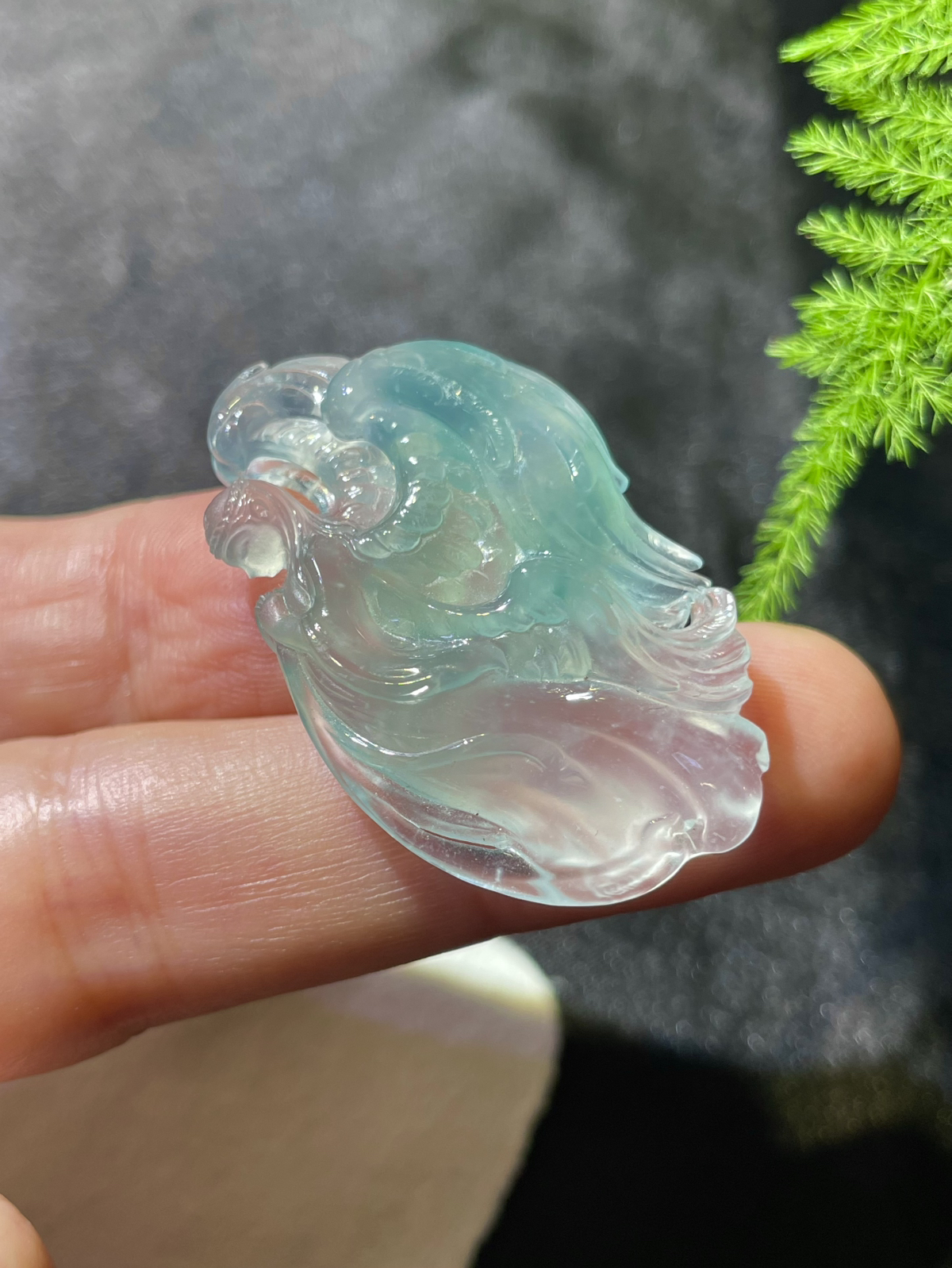 【冰种飘花六翼天使】细腻冰透，冰胶感强烈，光泽闪耀，细节雕琢细节之美，集工艺之大成，珍藏品质