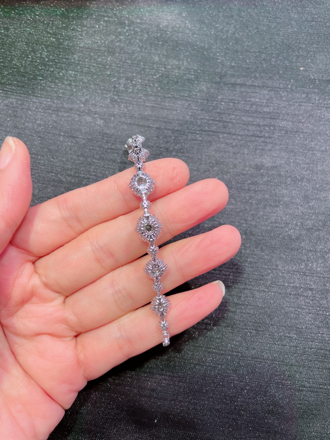 ️冰种绿蛋面手链，晶莹剔透，新颖时尚，5-5-3