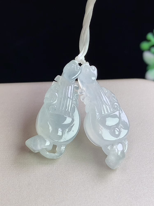 冰种小提琴一对，无裂，尺寸27.3-10.2-6.4mm，Q07lwh6