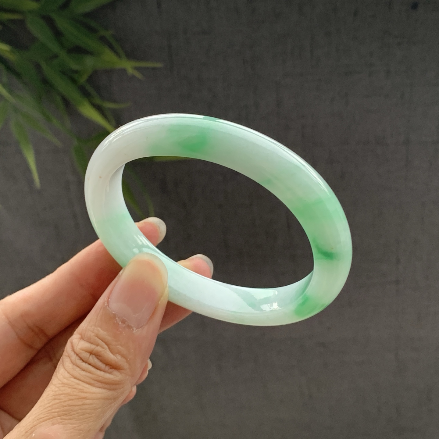 070619GX 飘绿贵妃翡翠手镯 54.3-46.8-10.3-7.8