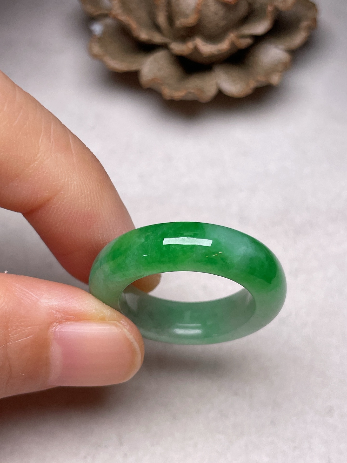️ 冰糯种俏色无裂，一手货源尺寸5.9/4.7、内径16.5