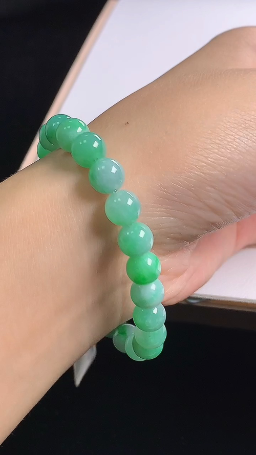 冰飘绿手链，尺寸:7.9-7.9mm