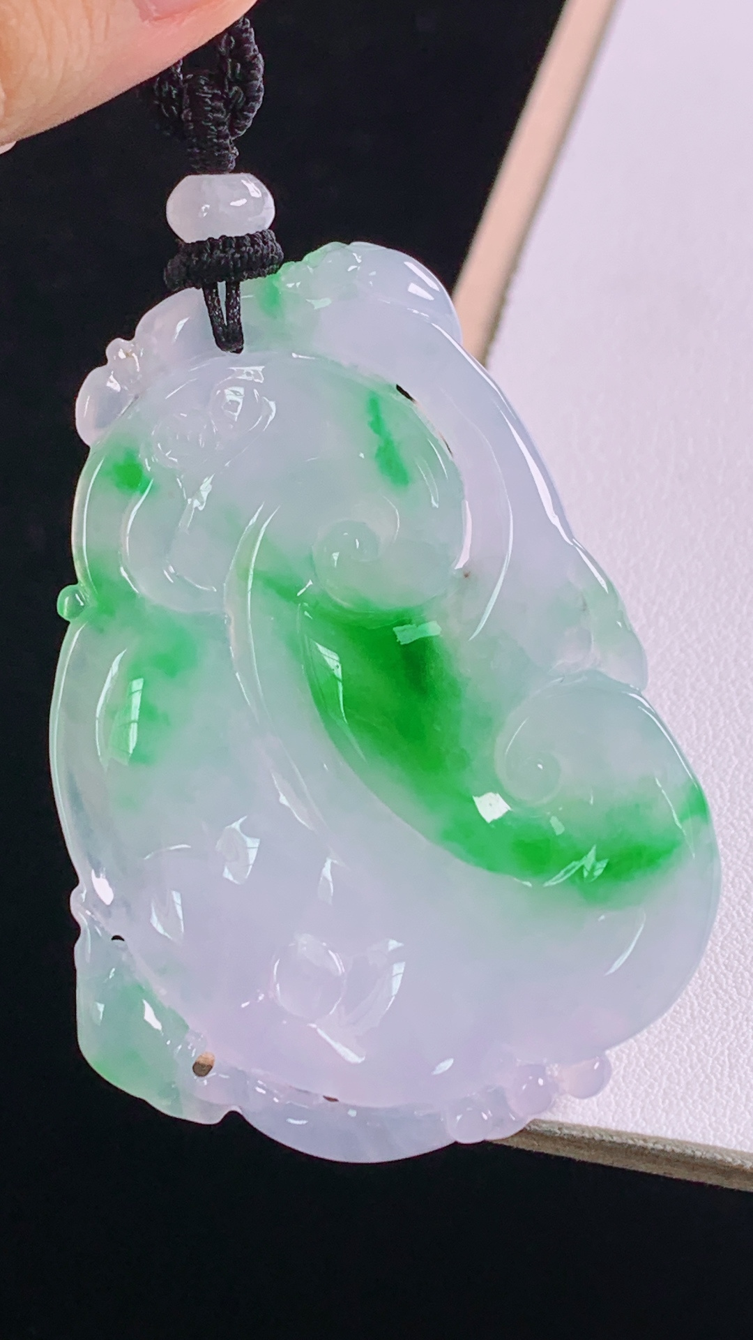 ️冰飘绿如意,翠色灵动，水润细腻，无裂,尺寸:58.0-42.6-5.5mm 4