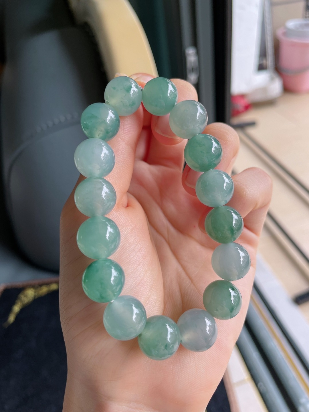 天然翡翠A货，冰飘花手串，尺寸：12.6mm。-1284