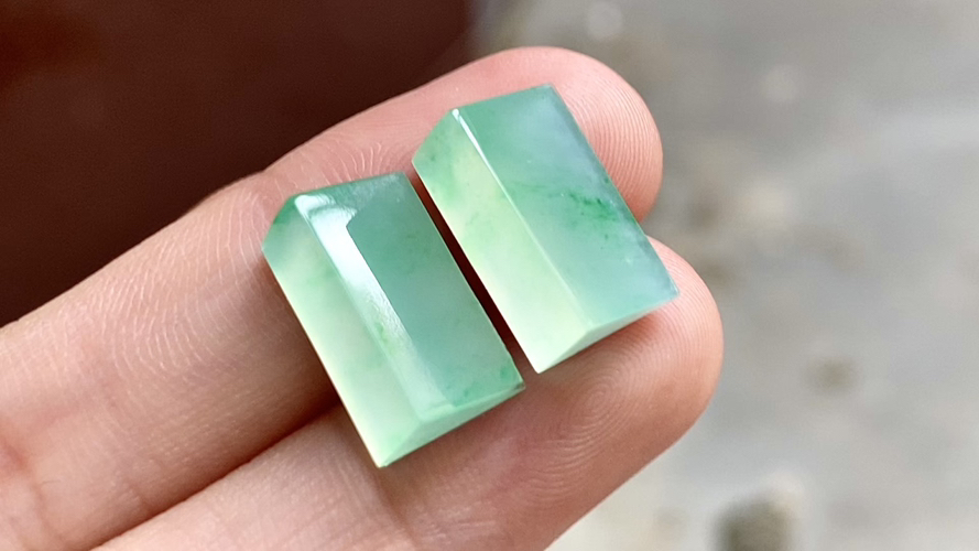 ️ 木纳绿马鞍一对 14.2*9*5.5 完整