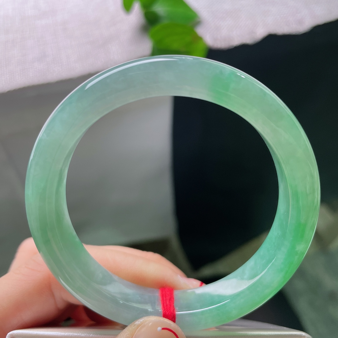 55/11.7/8.3，绿底正圈，贵气，耐看，春色满园，一点棉，雍容华贵，甜美，ss55825a