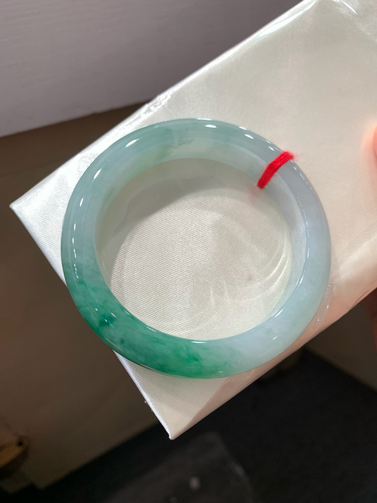 尺寸55/12.6/9.0，带色手镯
水润细腻 清新甜美