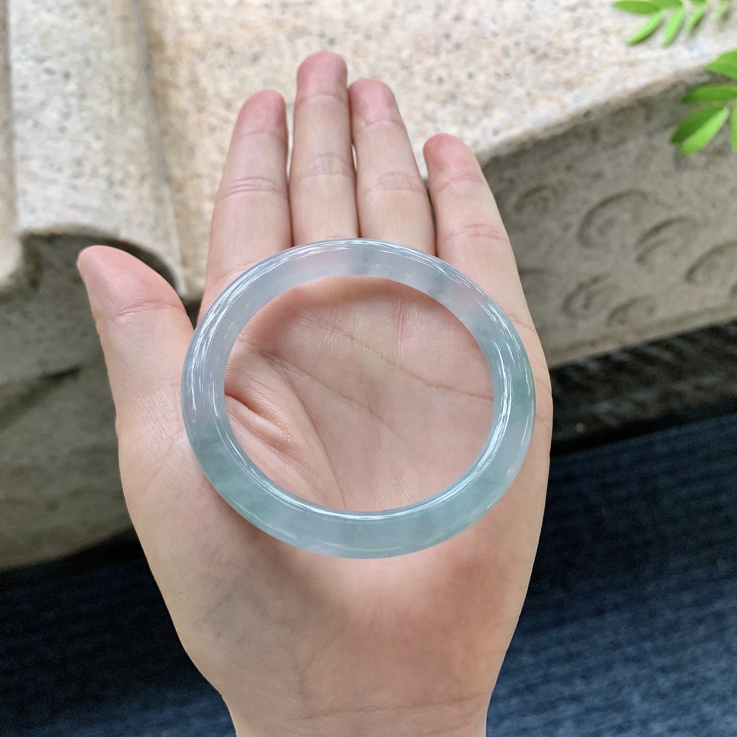 圆条48 49【圈口】49.8/6.4/7.6【编码】C5070952【描述】糯冰淡紫，水润，种老，