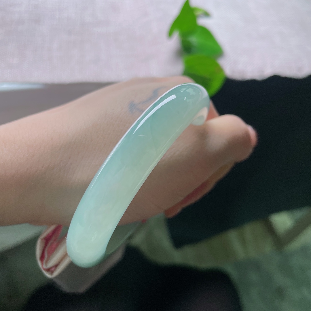 57/12/8.7，蓝底正圈，水润，细腻，甜美，优雅，雍容华贵，耐看，海蓝之谜，无裂，ss55804a