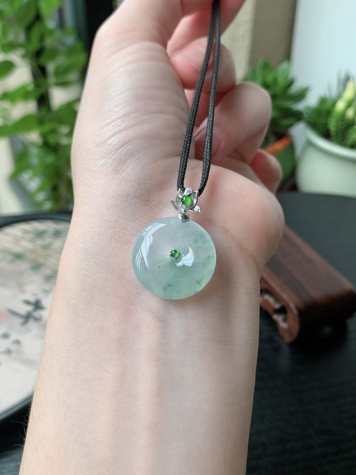 18k金镶嵌老坑冰种胶感飘花平安扣吊坠 裸石尺寸:20-5.6mm