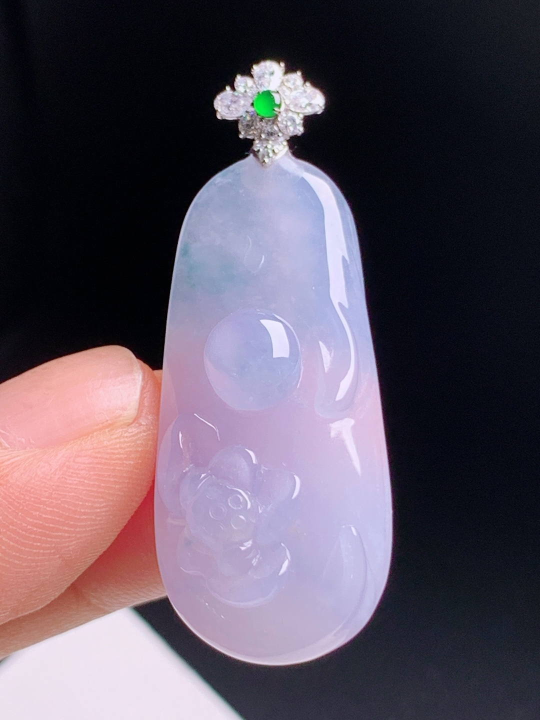 冰粉紫和和美美吊坠，胶感充盈，紫调柔和，精工雕刻意境悠然