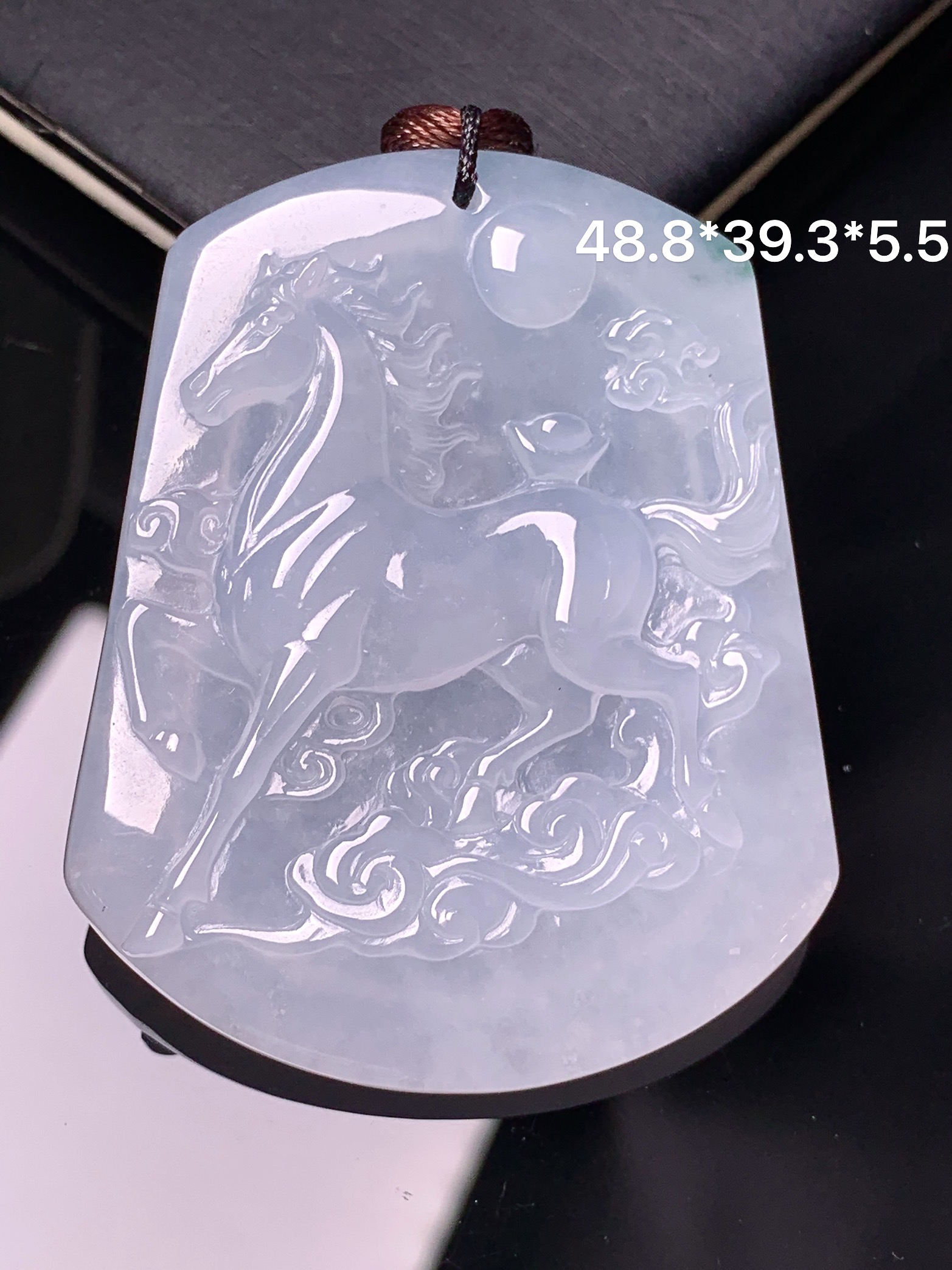 冰种生肖马吊坠 玉质细腻 色泽艳丽清新 整体尺寸48.8*39.3*5.5 b2
