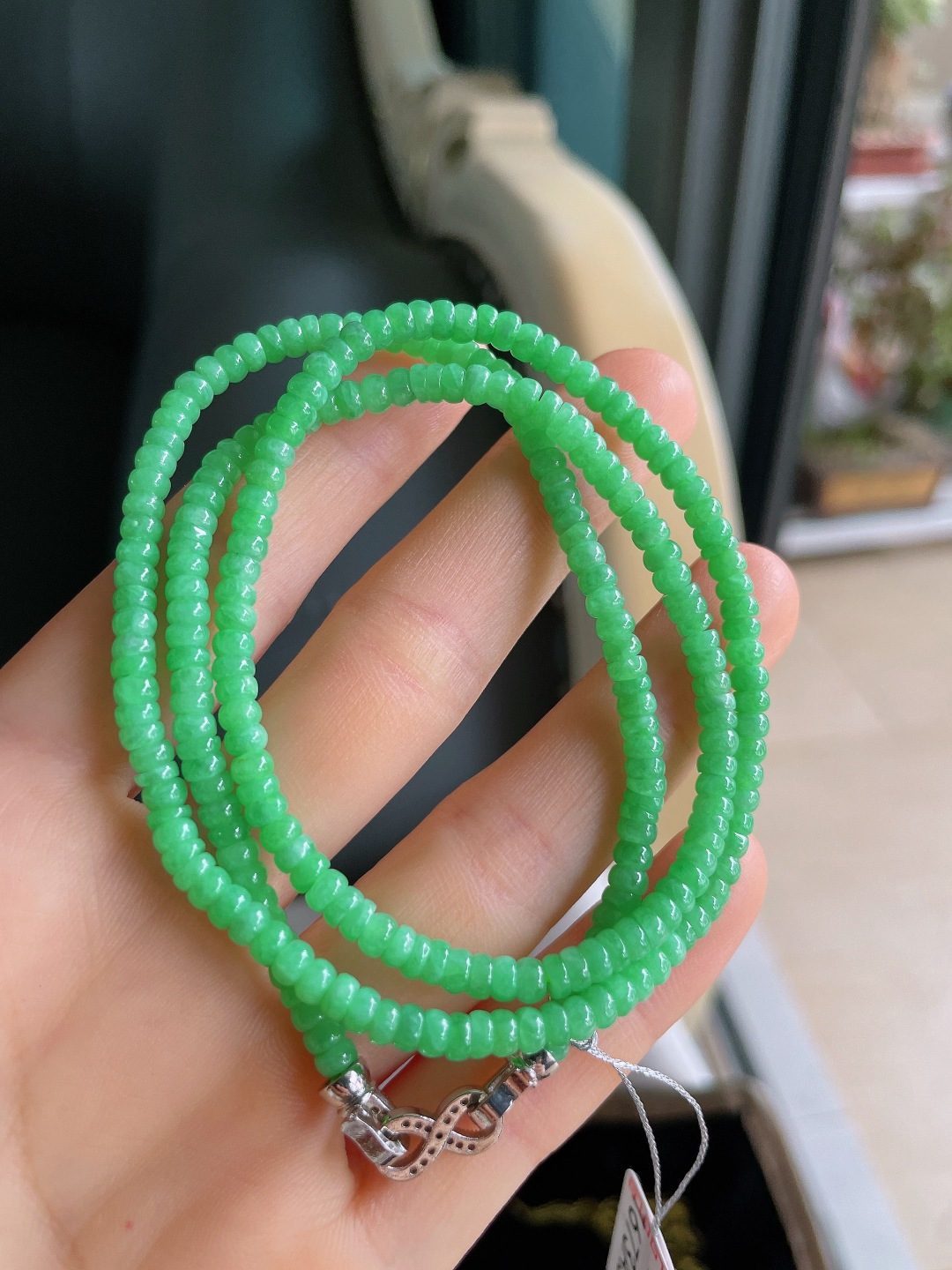 缅甸天然翡翠A货，冰满绿算盘珠珠链，尺寸：3.8mm。【编3970】