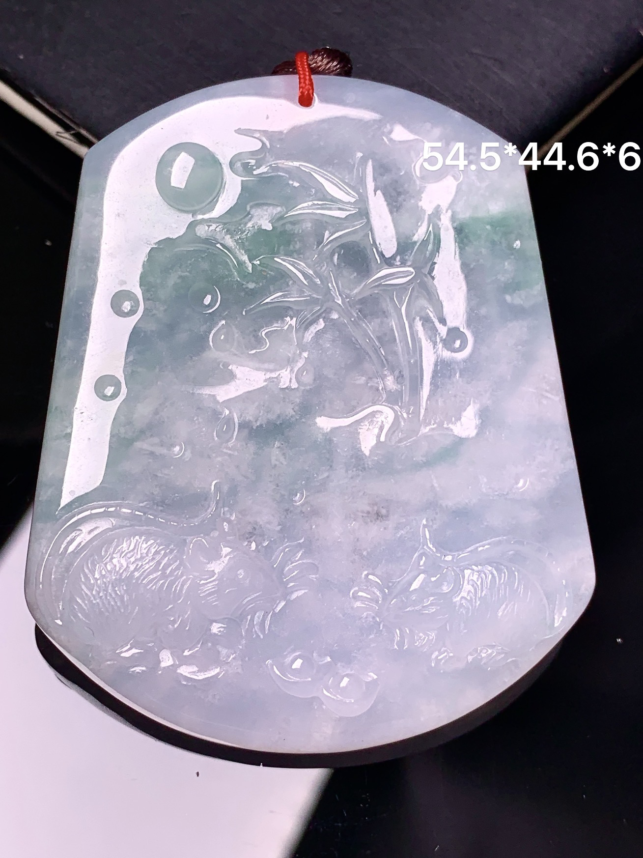 冰飘绿生肖鼠吊坠 玉质细腻 色泽艳丽清新 整体尺寸54.5*44.6*6 b2