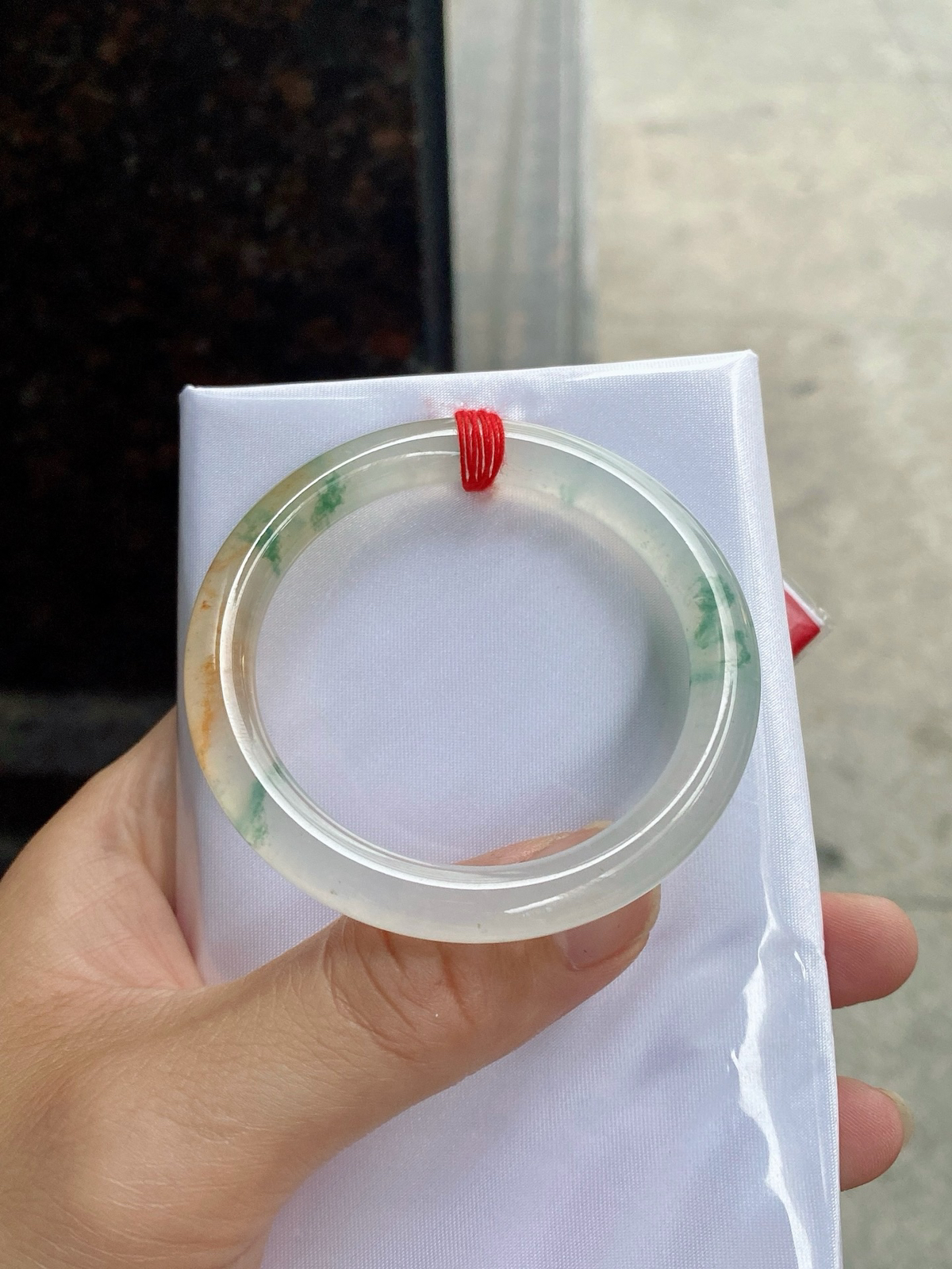 圈口49.3-7.7-7.8     【冰黄飘绿花圆条手镯】圈口49  50可戴  质地细腻   种水好