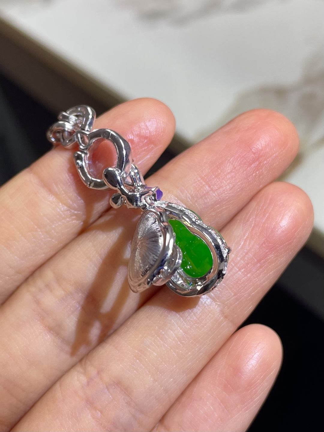 新品 | 冰种正阳绿葫芦吊坠裸石：13.5*9.5*4.5mm整体：24*11.5*9mm