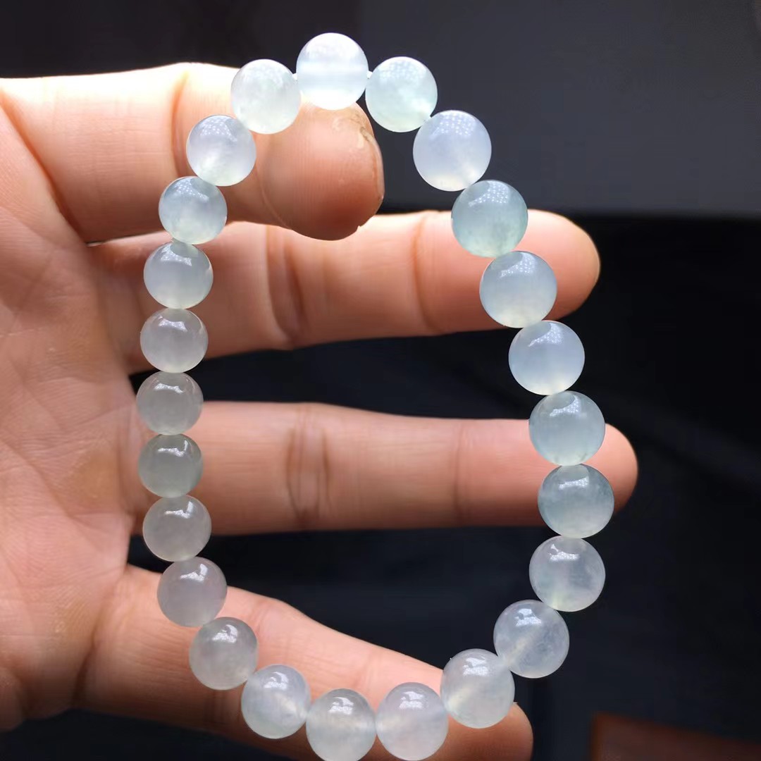 ️ 冰种手链，卡7.6～6.9mm，24颗，种好，玉质细腻，均匀，通透