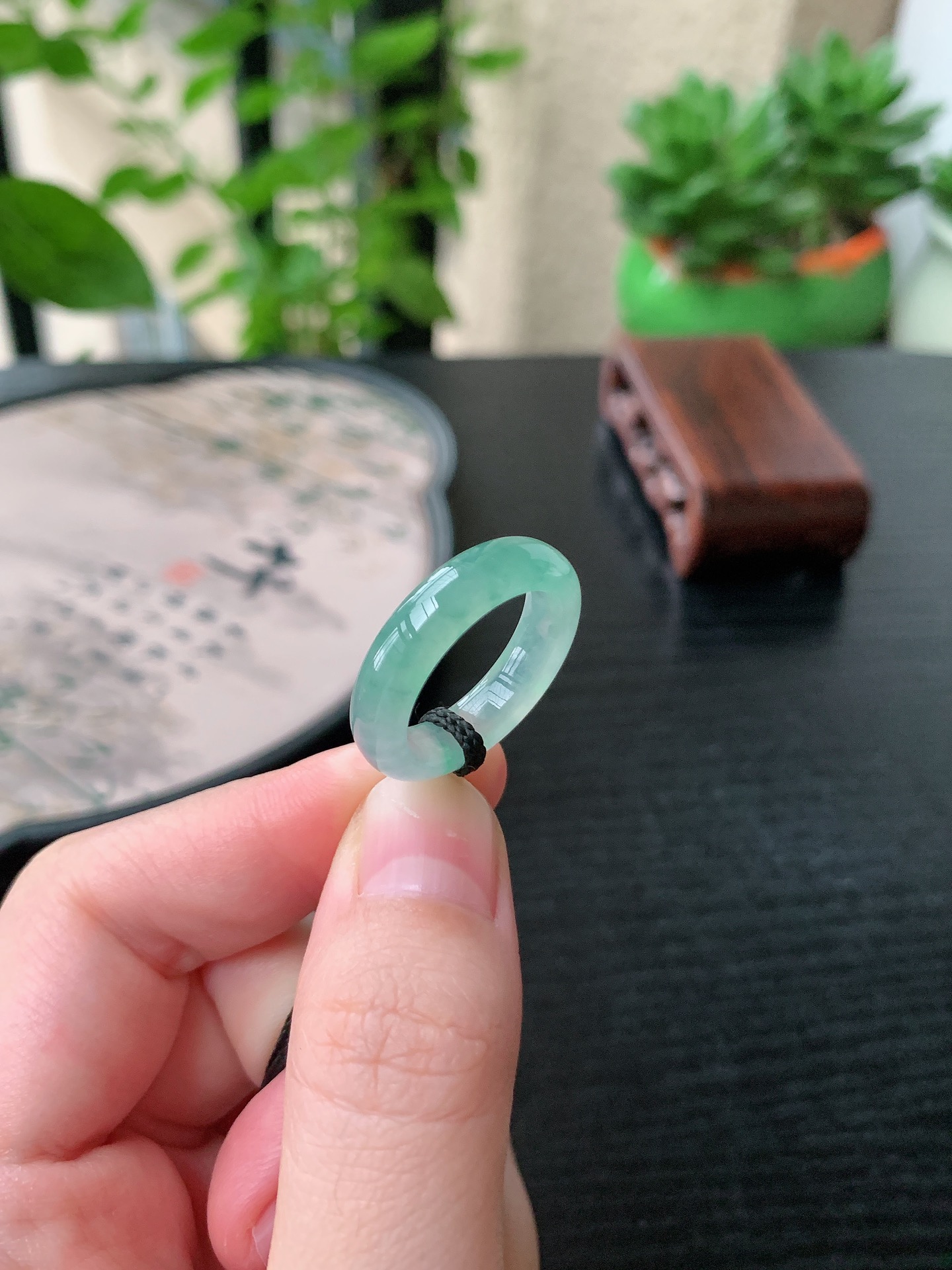 老坑冰种胶感飘花素面戒指 裸石尺寸:18.1-5.5-3.8mm
