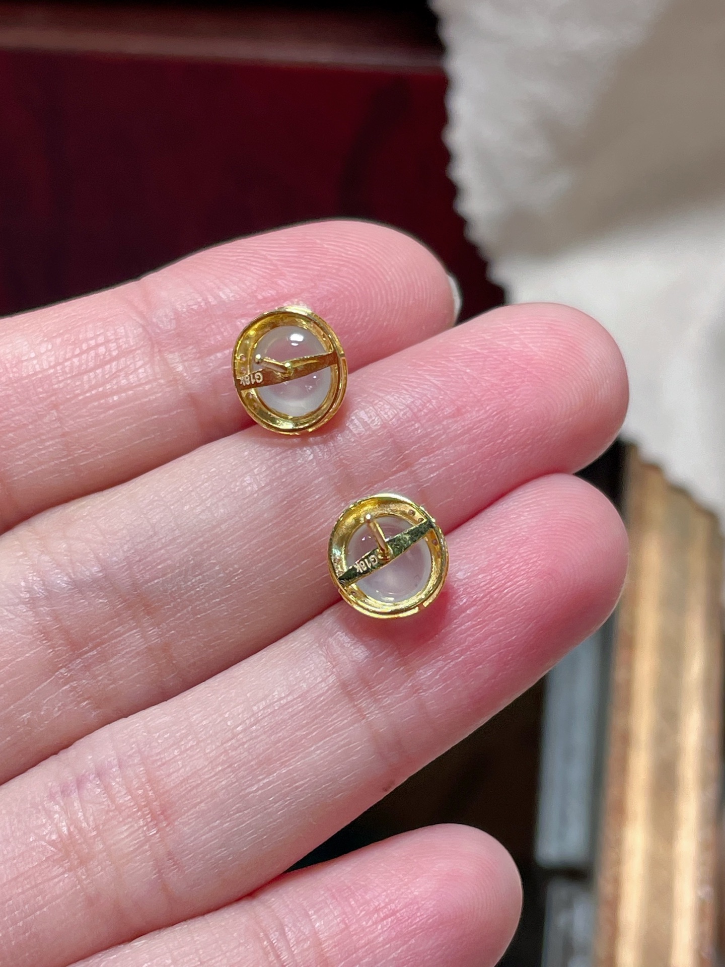️ 性比 高端货 精品翡翠冰种蛋面耳钉 料子饱满水润，种水 18k金镶嵌，款式时尚，7.3-6.7-3.5