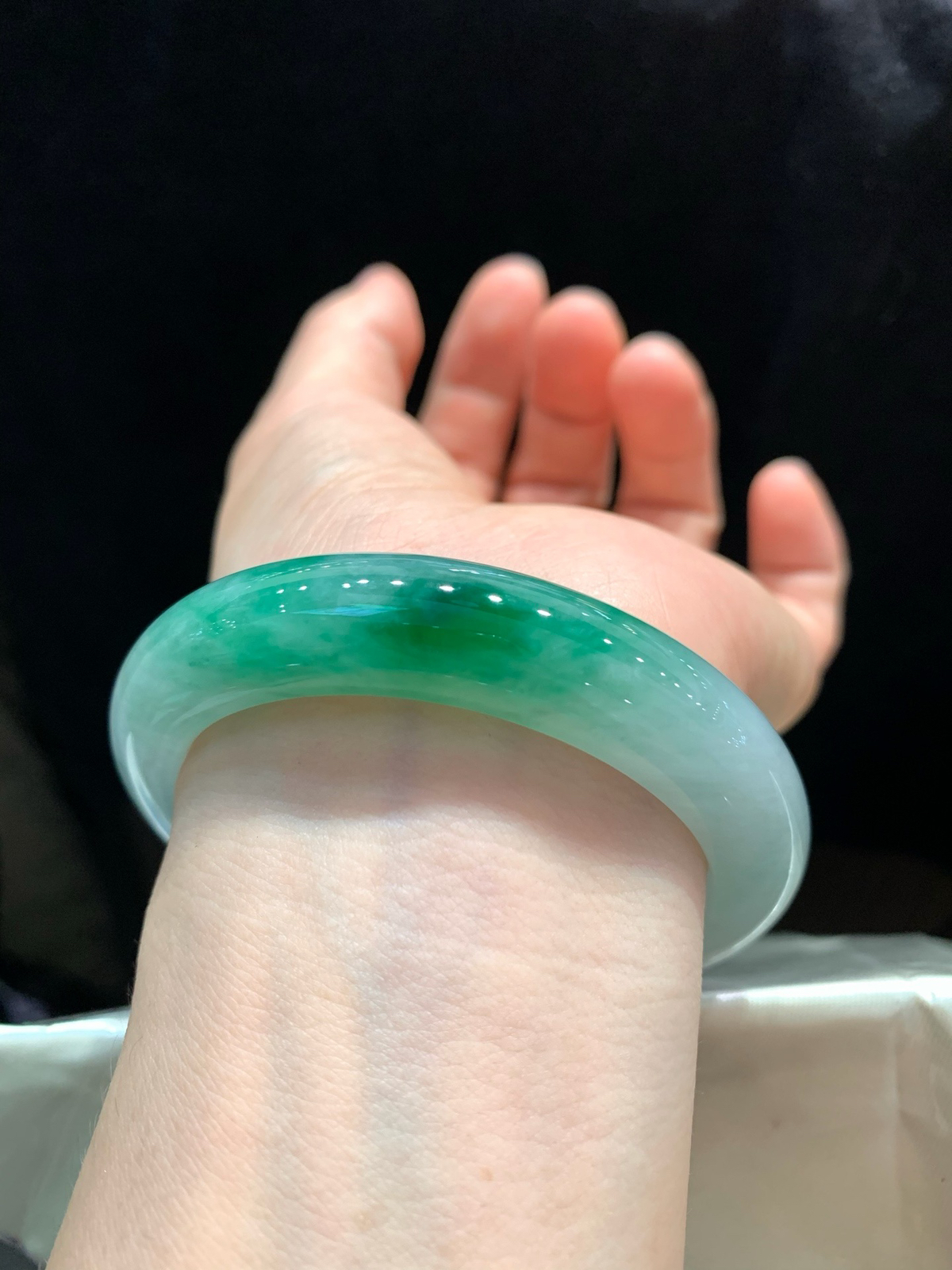 尺寸55/12.6/9.0，带色手镯
水润细腻 清新甜美