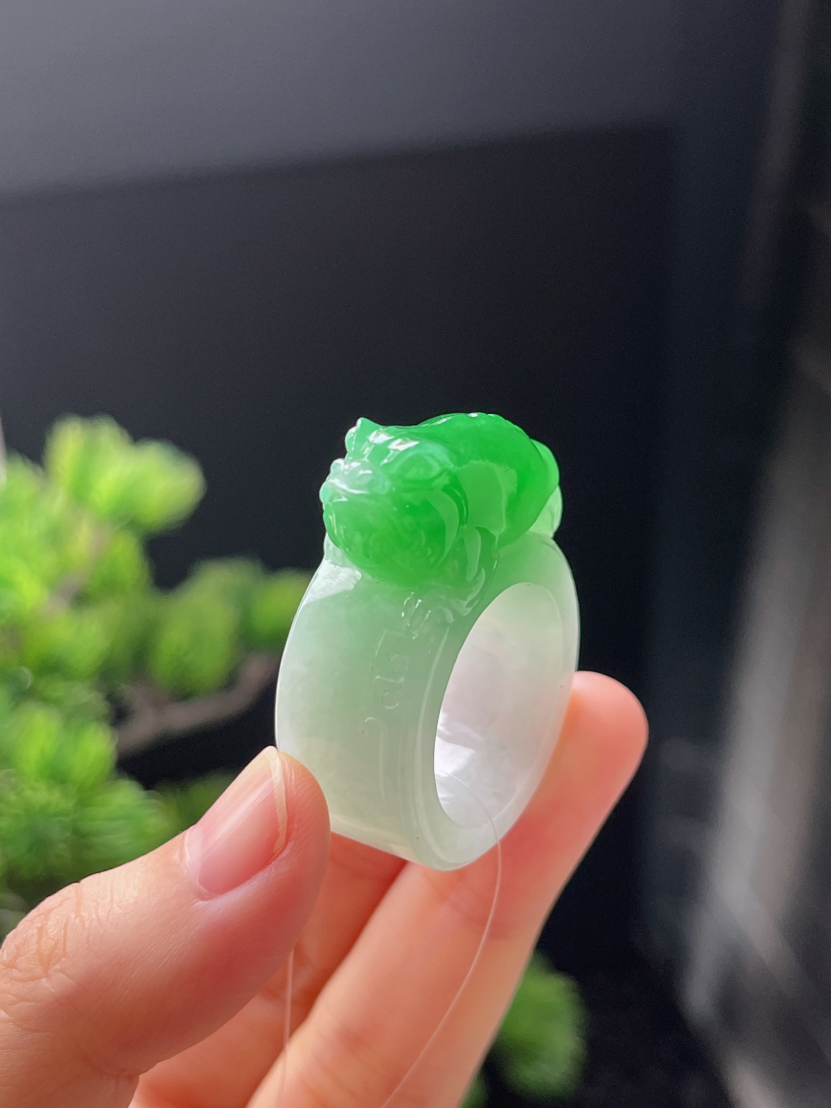 翡翠阳绿蟾蜍扳指