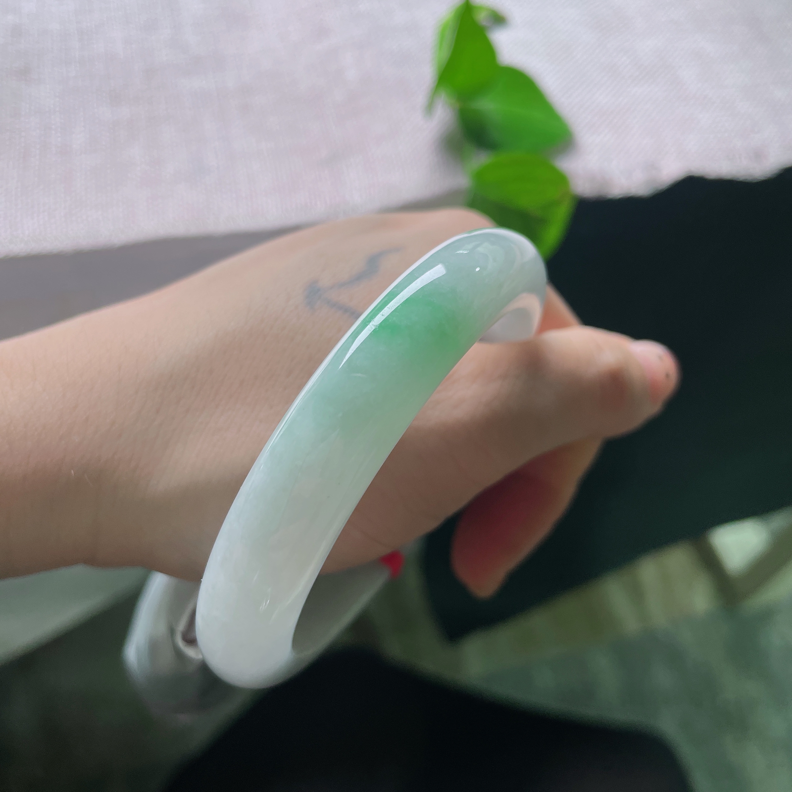 58.8/12.3/8.8，飘绿正圈，耐看，优雅，素雅清新，整体完美，ss55801a