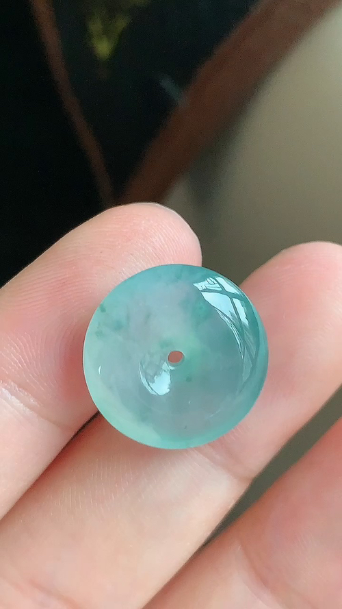 ️翡翠精品。平安扣，冰种无裂，飘花尺寸16.7-5.2 aa78