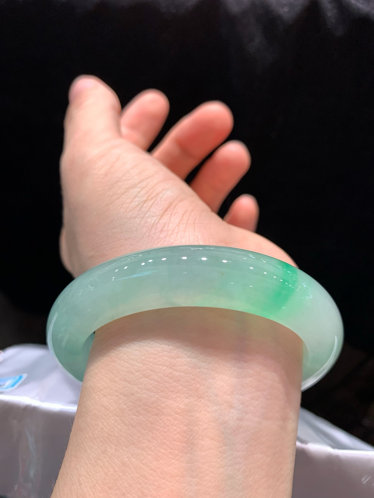 尺寸56.3/12.4/9.7，冰种带色手镯
种好水足