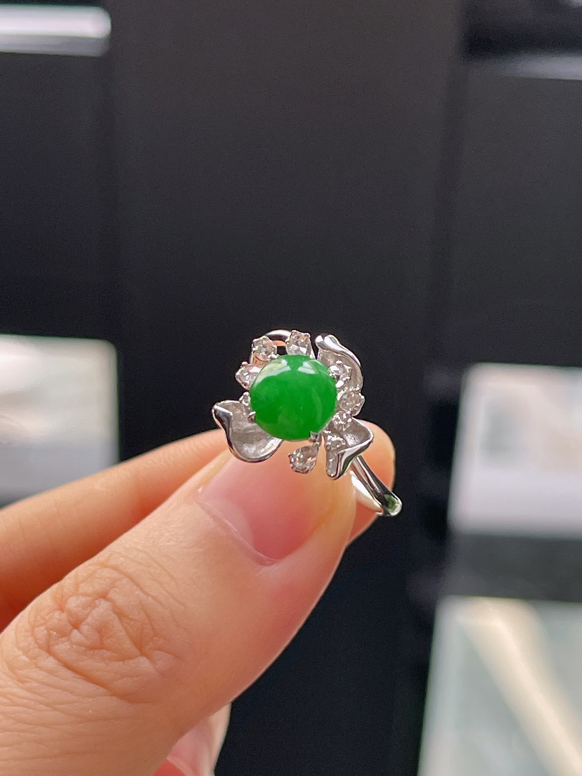 18k金 翡翠阳绿戒指