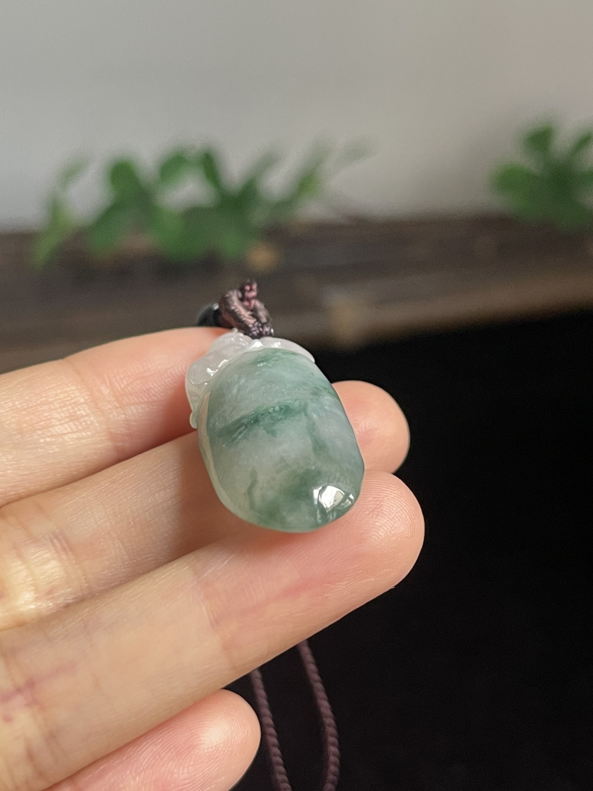 翡翠吊坠，配珠未测