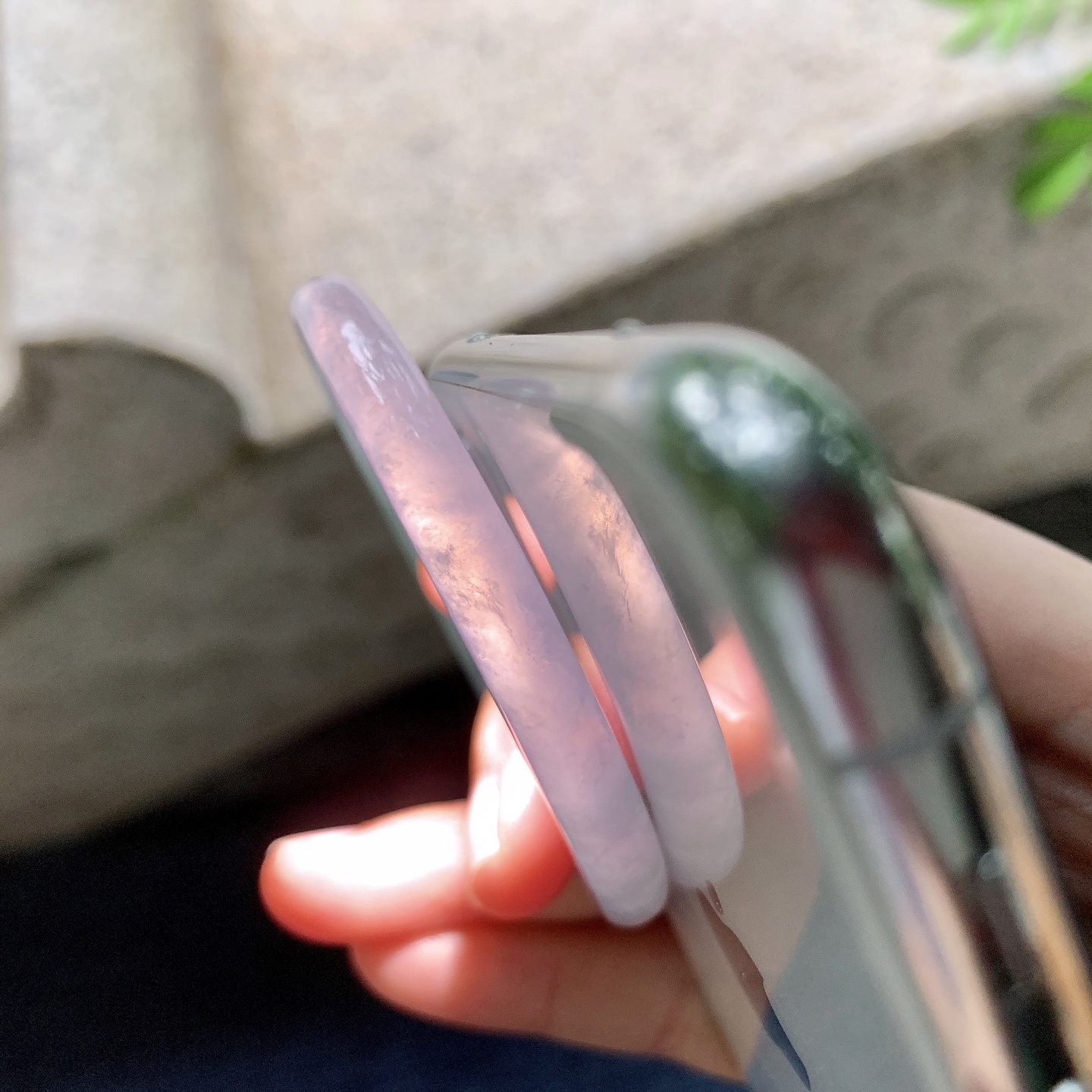 圆条48 49【圈口】49.8/6.4/7.6【编码】C5070952【描述】糯冰淡紫，水润，种老，细腻，打灯有絮线