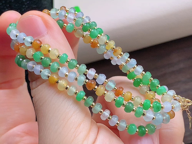 ️ 18K三彩珠链，尺寸取一4.0-2.0mm，包A附证书