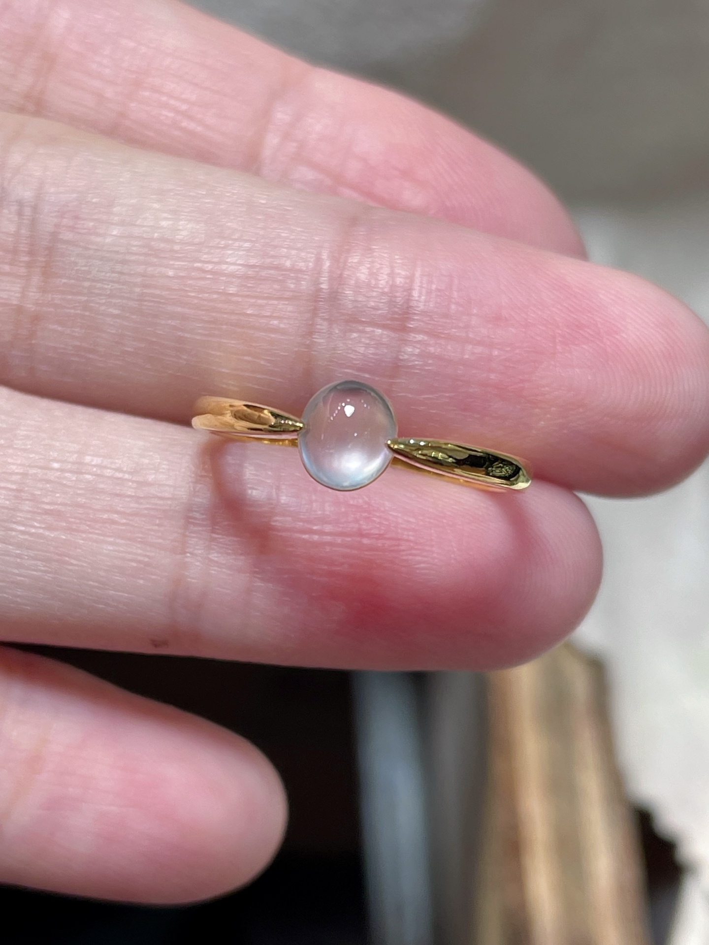 ️ 翡翠冰种蛋面戒指，起荧光，种水好好 裸石很饱满，专挑好品相，18k金钻石镶嵌，5.8-4.6-