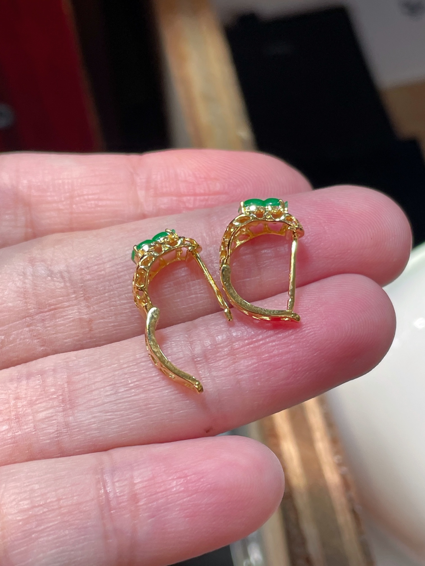 ️ 性比 精品翡翠葫芦耳钉，满色水头足 这款很精致 18k真金真钻镶嵌，料子饱满细腻 种水，6.1-3.8-1.4