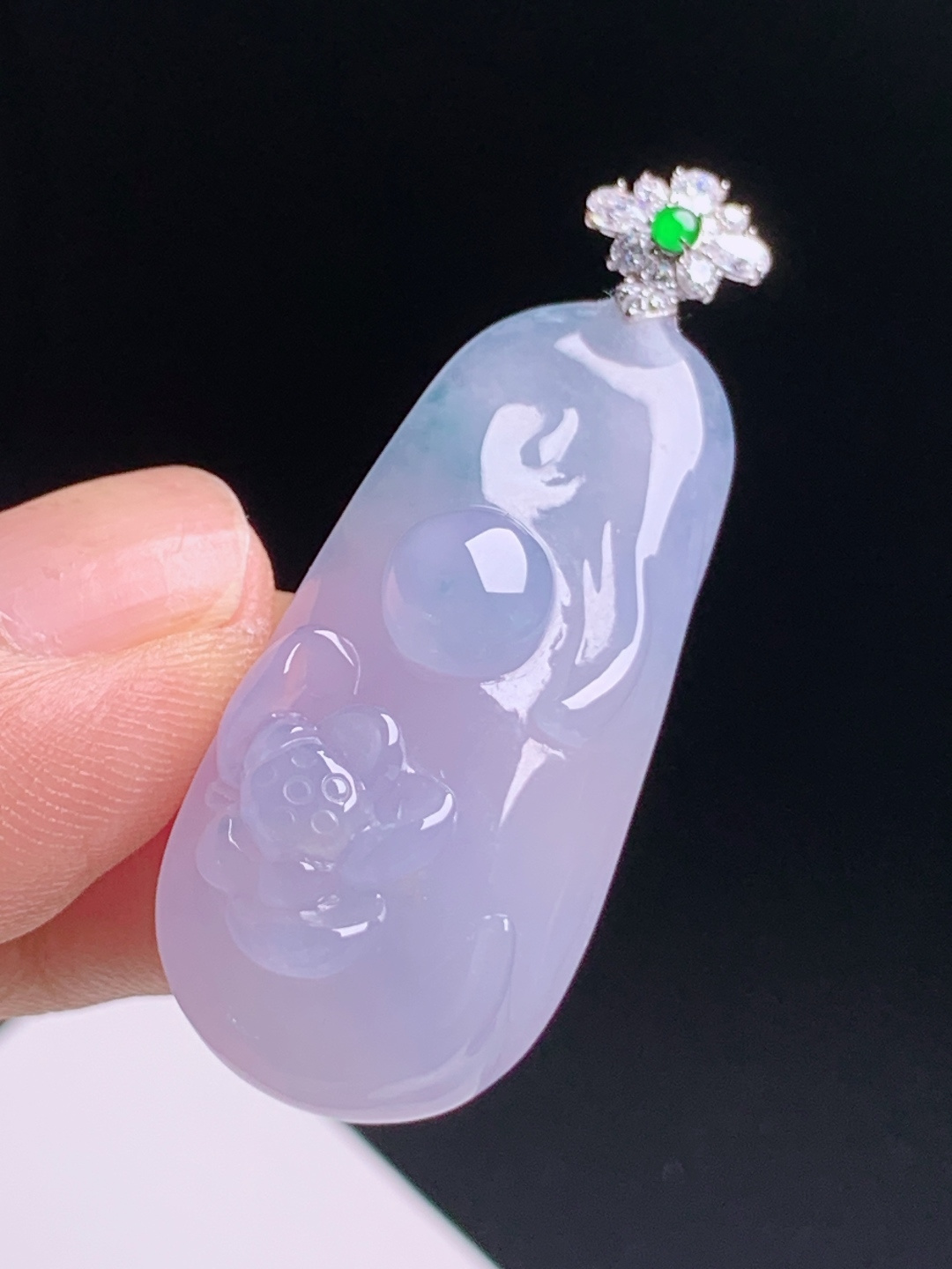 冰粉紫和和美美吊坠，胶感充盈，紫调柔和，精工雕刻意境悠然