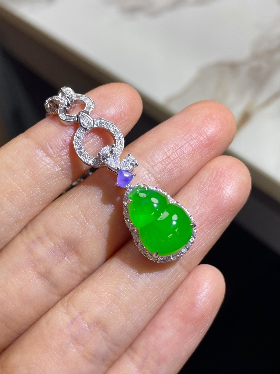 新品 | 冰种正阳绿葫芦吊坠裸石：13.5*9.5*4.5mm整体：24*11.5*9mm