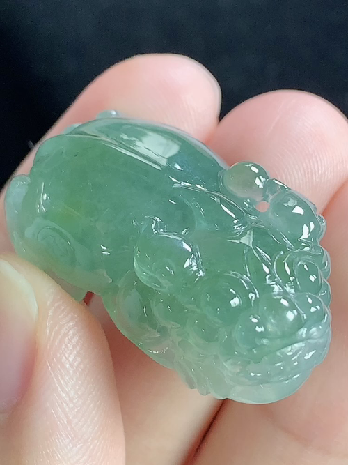 底色貔貅，招财，无裂，尺寸32.8-17.6-11.3mm，Q08hwa