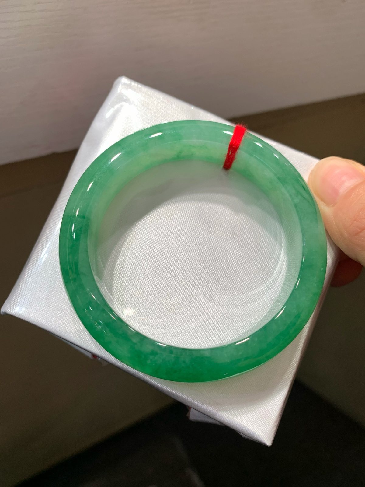 尺寸53.3/12.8/8.3，冰晴绿花手镯
种好水足 清新甜美