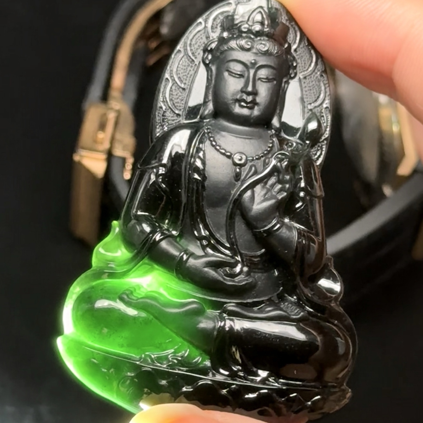精品墨翠正装观音 种好色正 黑度极好 打灯通透 油性十足 厚桩大气 性比超高