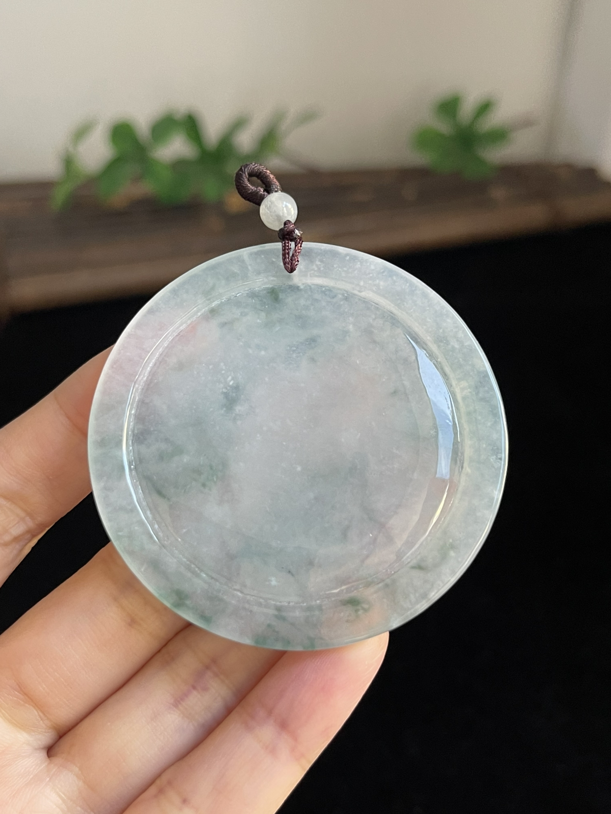 翡翠冰糯种吊坠，配珠未测