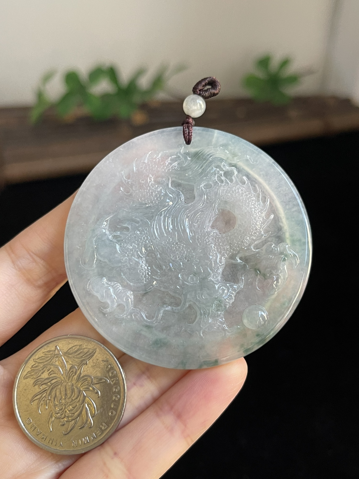 翡翠冰糯种吊坠，配珠未测