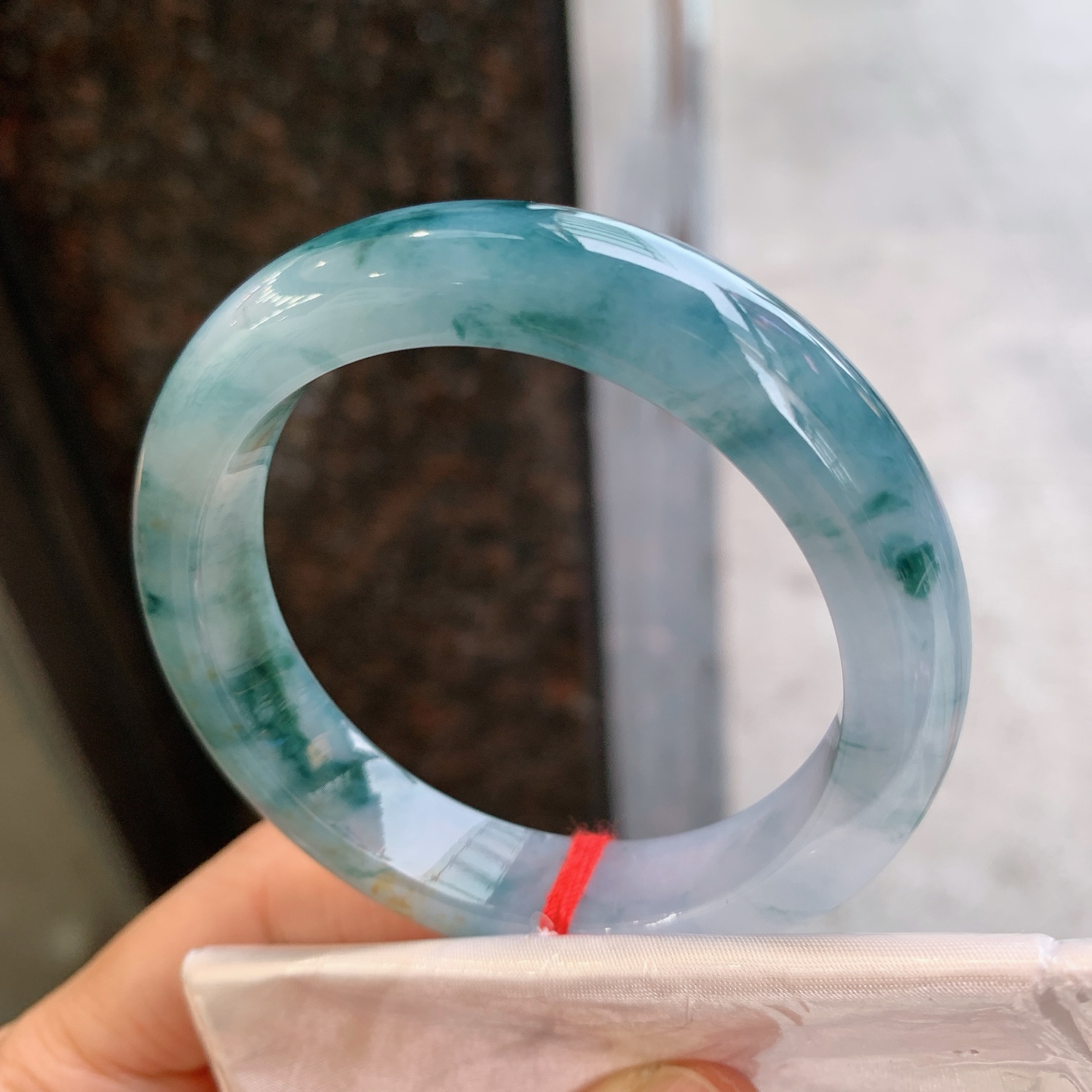 正圈蓝紫飘花带黄翡 有纹 尺寸：51/11.3/8.3 小圈口