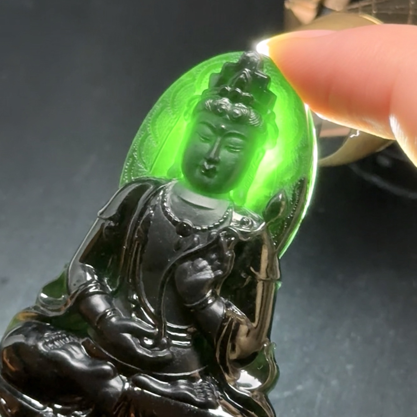 精品墨翠正装观音 种好色正 黑度极好 打灯通透 油性十足 厚桩大气 性比超高