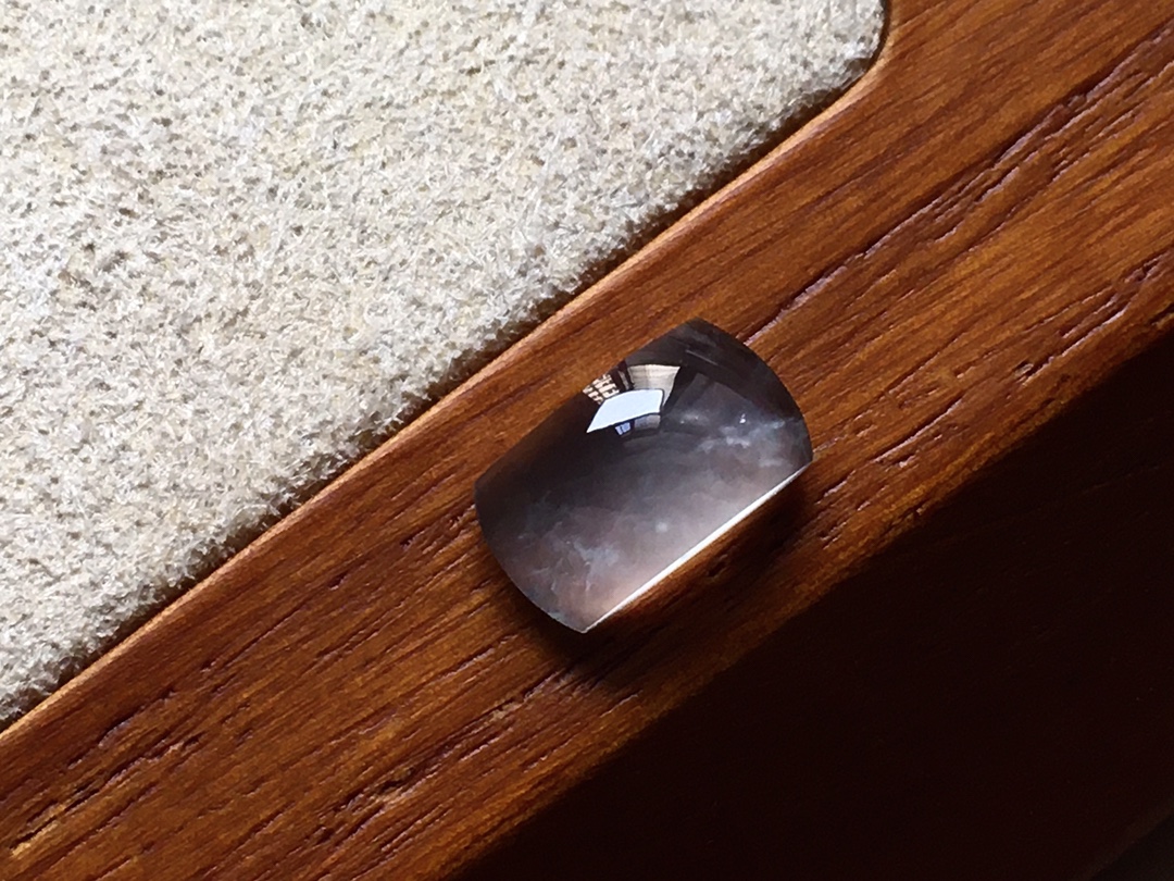 ️ 玻璃种马鞍 种水，冰透感十足，尺寸10*5.8*3.2