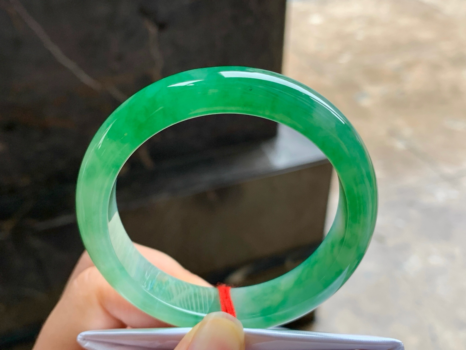 54.5-12.6-8
浓绿色手镯^_^鲜艳