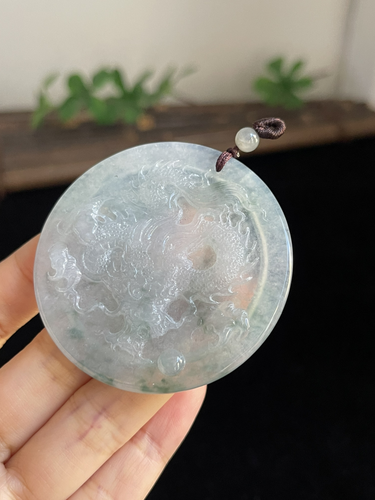 翡翠冰糯种吊坠，配珠未测
