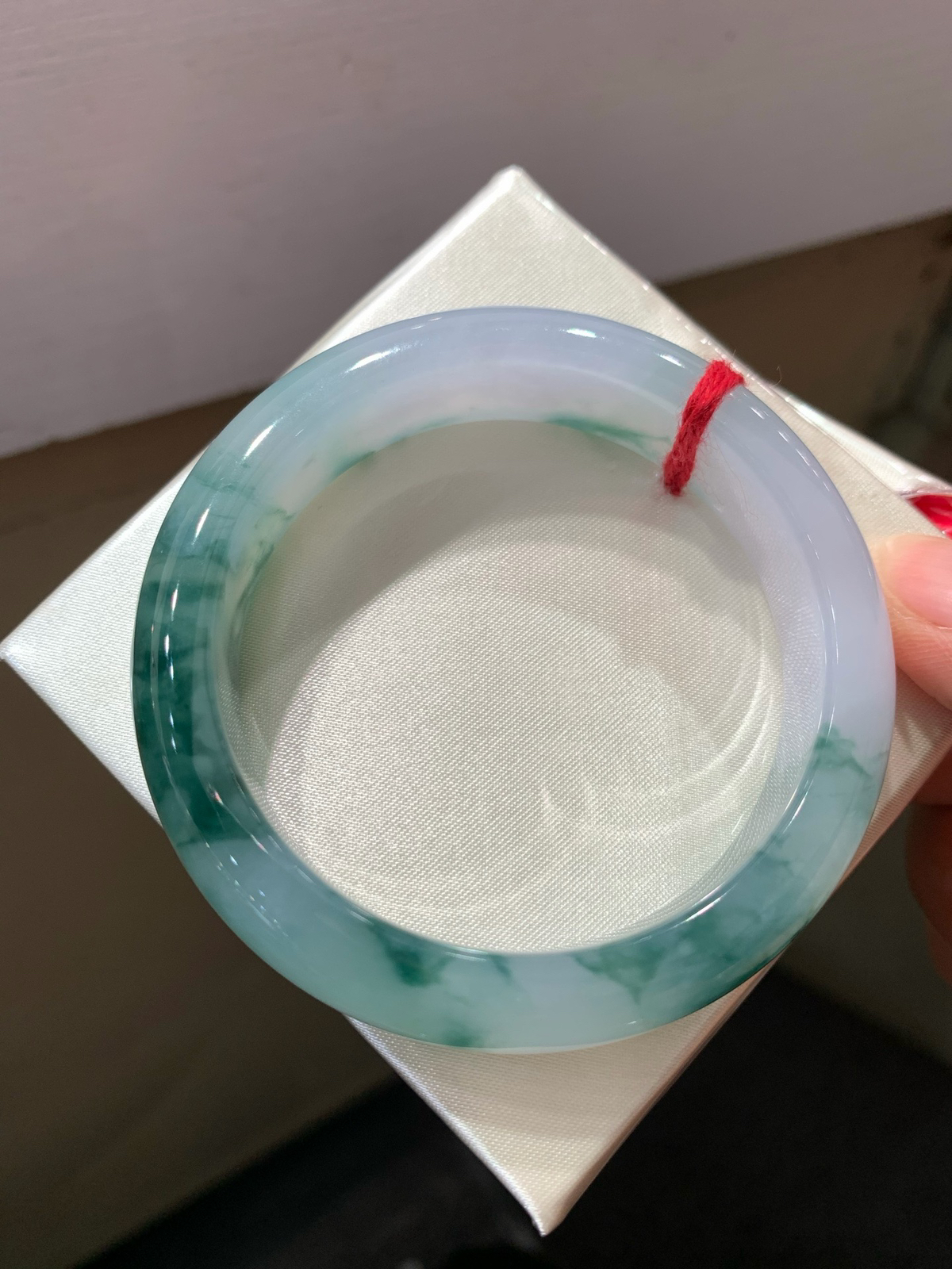 尺寸53.3/13.8/8.5，冰飘花手镯
种好水润 清新甜美