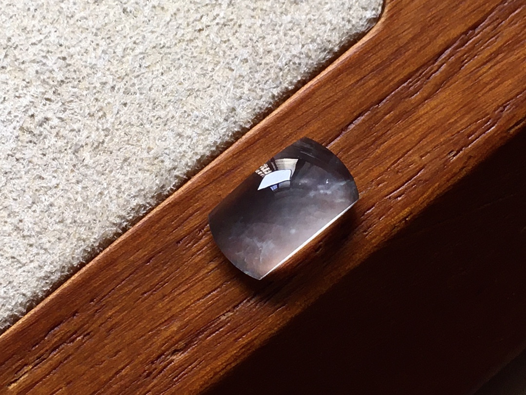 ️ 玻璃种马鞍 种水，冰透感十足，尺寸10*5.8*3.2