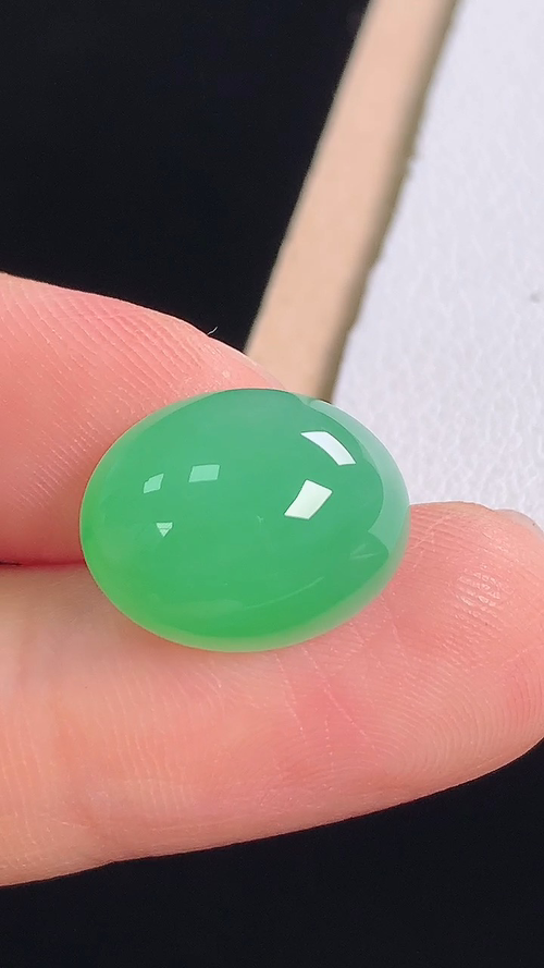 ️冰绿蛋面，无裂，尺寸:13.9-11.1-6.8mm
